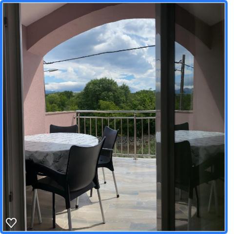 Dama Apartment Обровац Екстериор снимка