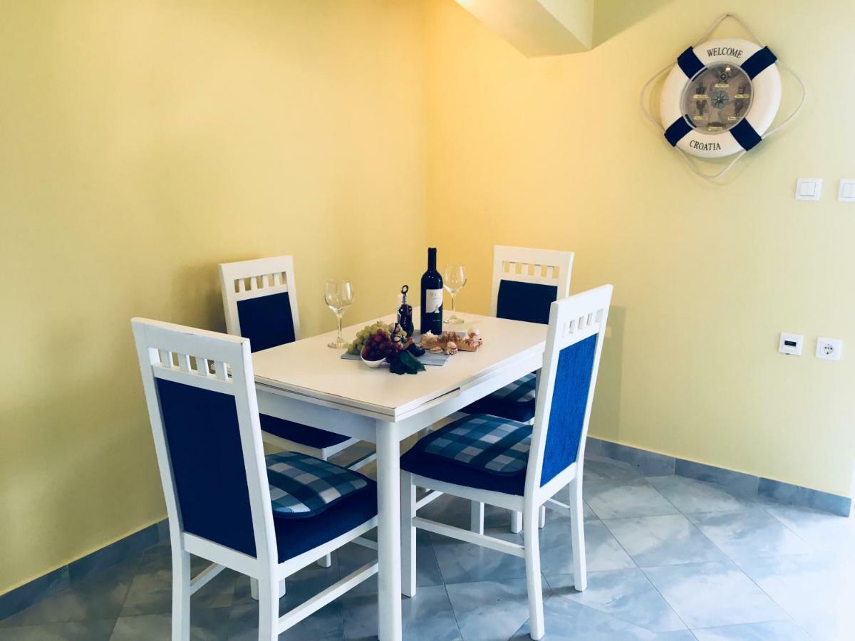 Dama Apartment Обровац Екстериор снимка