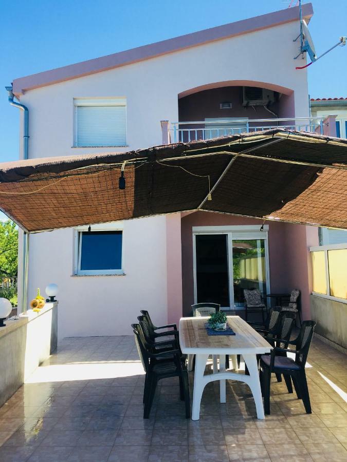 Dama Apartment Обровац Екстериор снимка